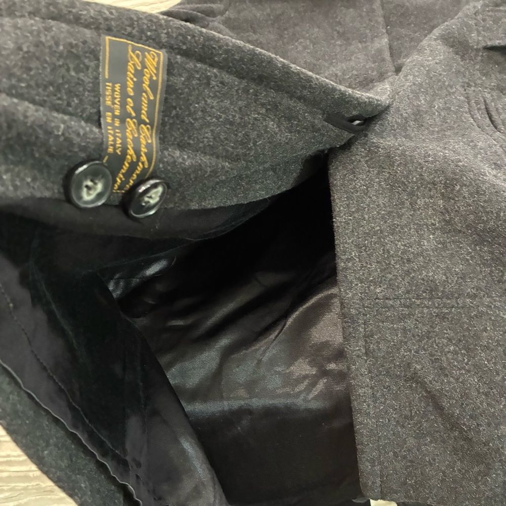 Jones New York Charcoal wool & cashmere Coat. Size small. Gorgeous fabric! - Picture 14 of 16